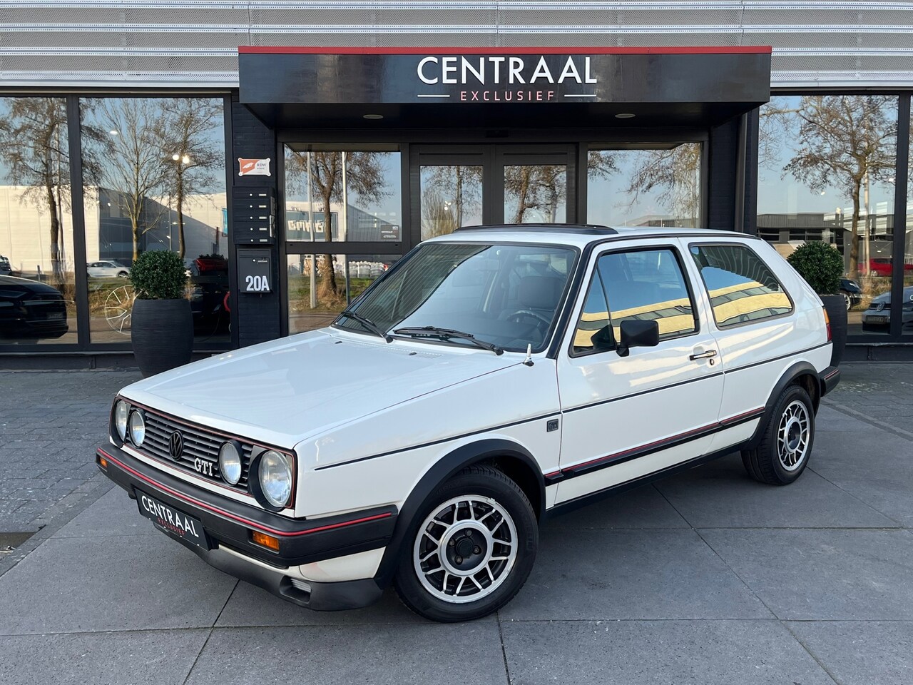 Volkswagen Golf - 1.8 GTI|Schuifdak|Elektrische Ramen - AutoWereld.nl