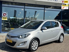 Hyundai i20 - 1.2i i-Deal 5Drs Airco LM-Velgen Bluetooth Isofix NAP NL-Auto Dealeronderhouden