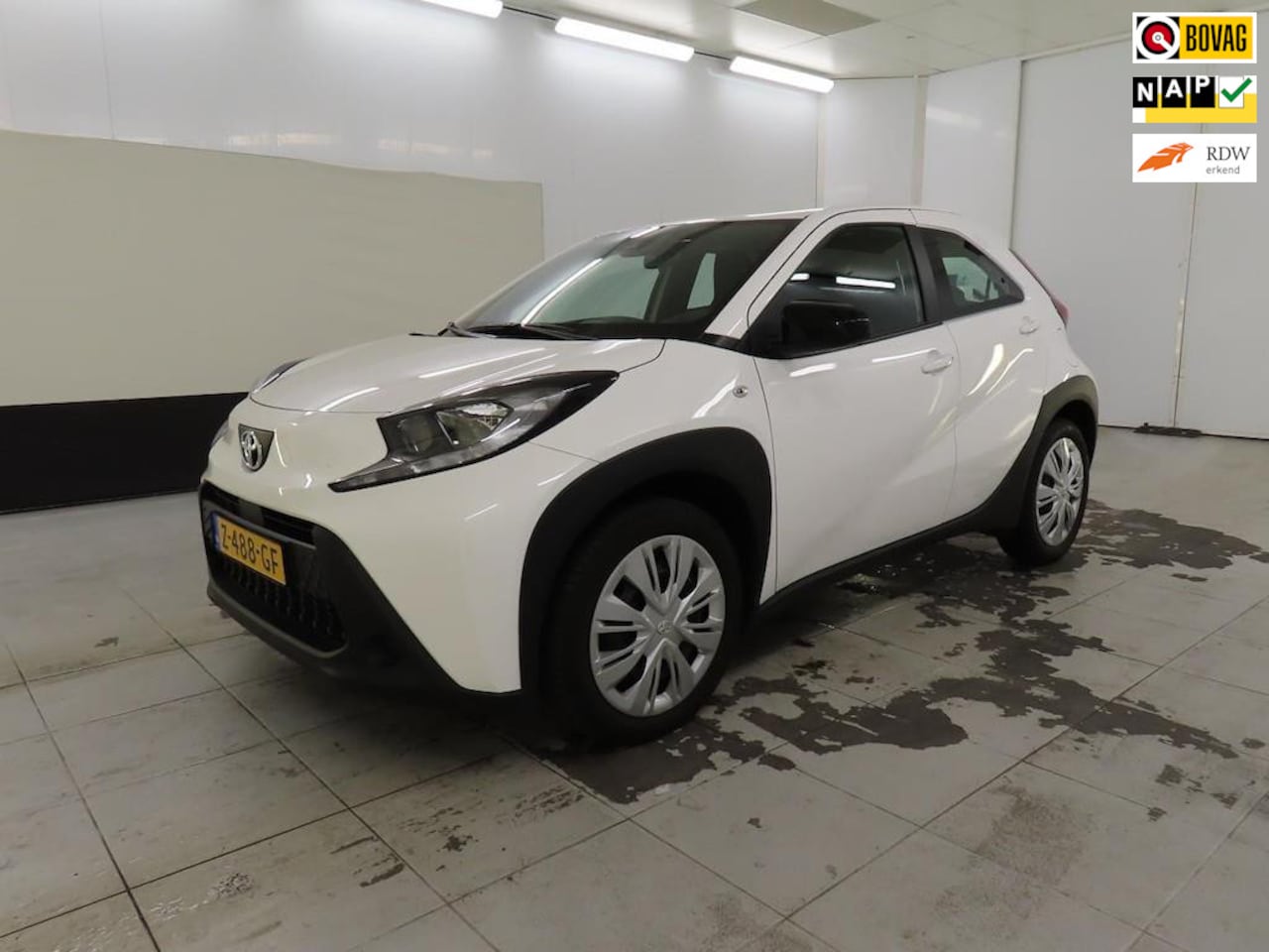 Toyota Aygo X - 1.0 VVT-i S-CVT Play+apple-Carplay+Camera+Dab+Elek-Pakket+led+leder-stuur = NIEUW !! - AutoWereld.nl