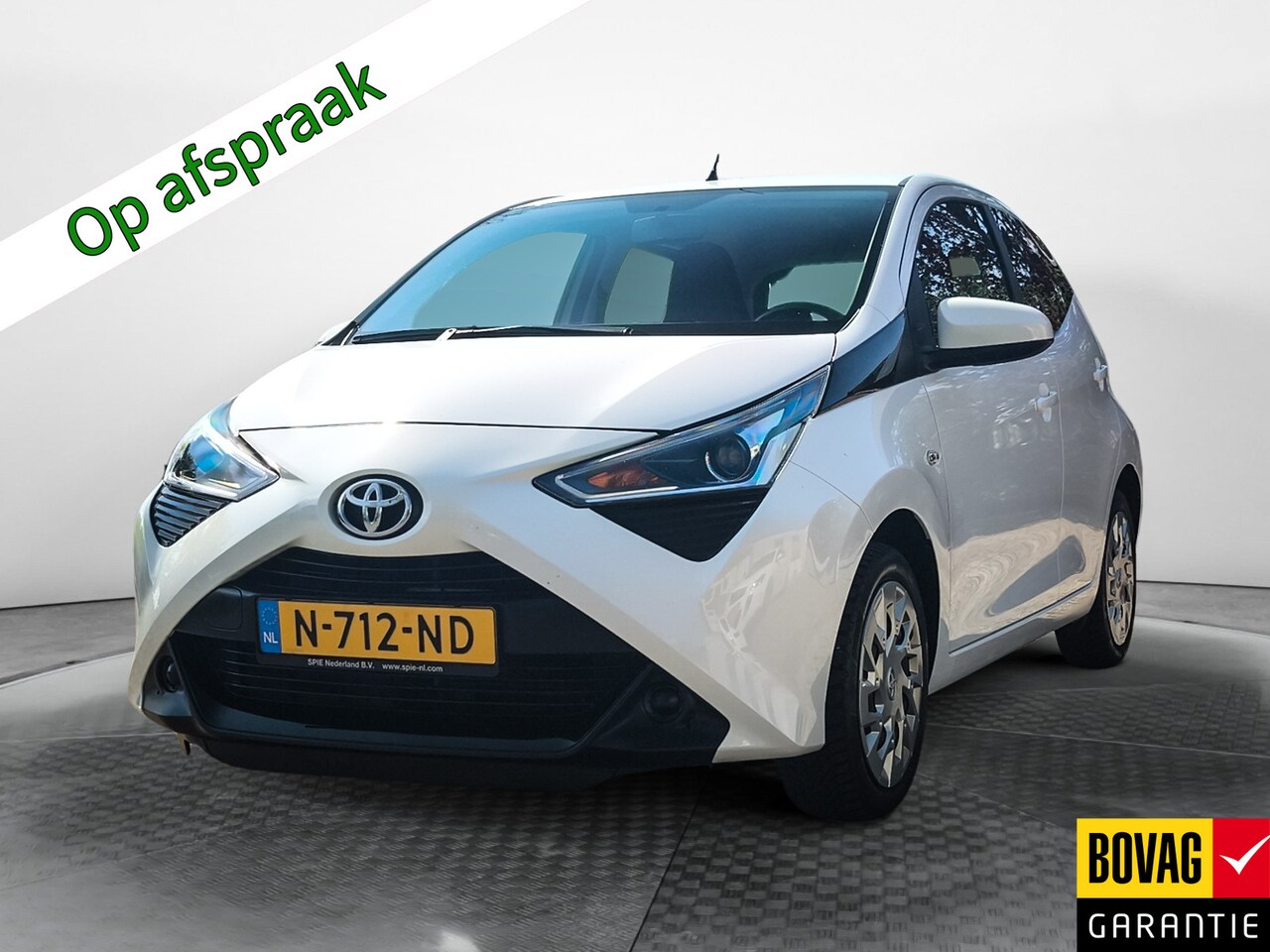 Toyota Aygo - 1.0 VVT-i x-play (73 PK) 1e-Eig. & Dealer-Onderh. BOVAG-Garantie. NL-Auto. Navigatie/Apple - AutoWereld.nl