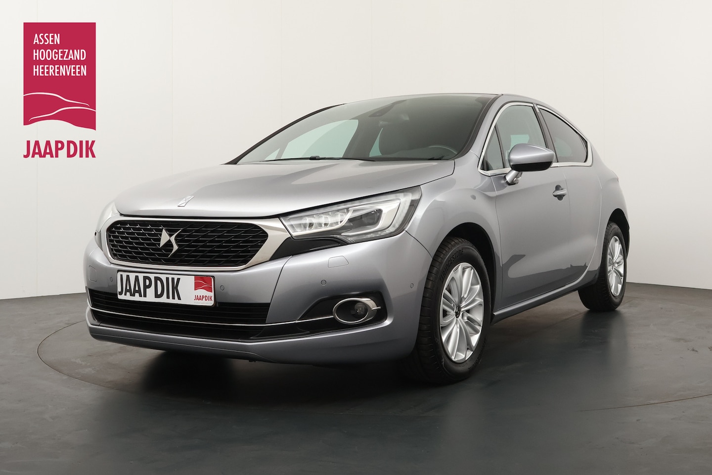 DS 4 - BWJ 2017 1.2 131 PK Chic LED / HALF LEDER ALCANTARA / CLIMA / CRUISE / NAVI / CAMERA / XEN - AutoWereld.nl