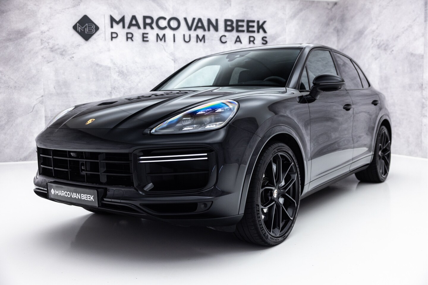 Porsche Cayenne - 4.0 Turbo | Pano | 4W Sturing | 22" GT | Burmester | Carbon - AutoWereld.nl