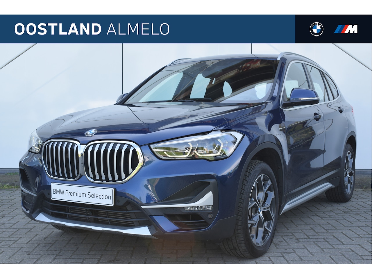 BMW X1 - sDrive20i High Executive xLine Automaat / Panoramadak / Achteruitrijcamera / Sportstoelen - AutoWereld.nl