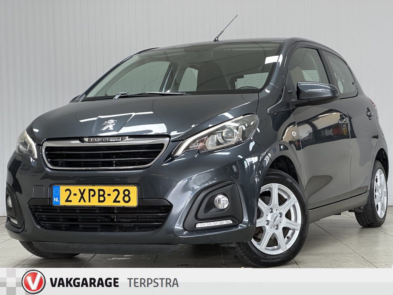 Peugeot 108 - 1.0 e-VTi Blue Lease/ 5-Drs/ Airco/ C.V. Afstand/ Elek. Ramen/ Isofix/ Bluetooth/ AUX & US - AutoWereld.nl