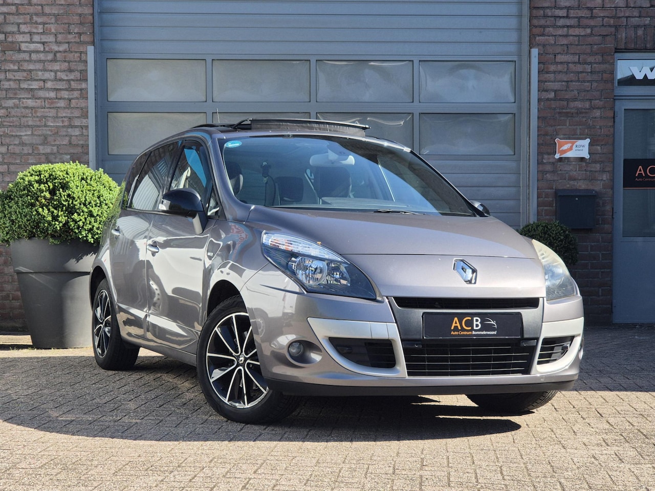 Renault Scénic - 1.4 TCe Bose Trekhaak / Airco. - AutoWereld.nl