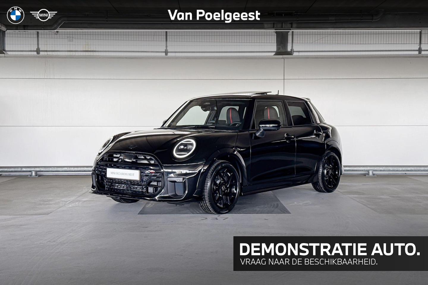 MINI Cooper - 5-deurs 1.5 Cooper C John Cooper Works XL | Glazen panoramadak | Pakket XL - AutoWereld.nl