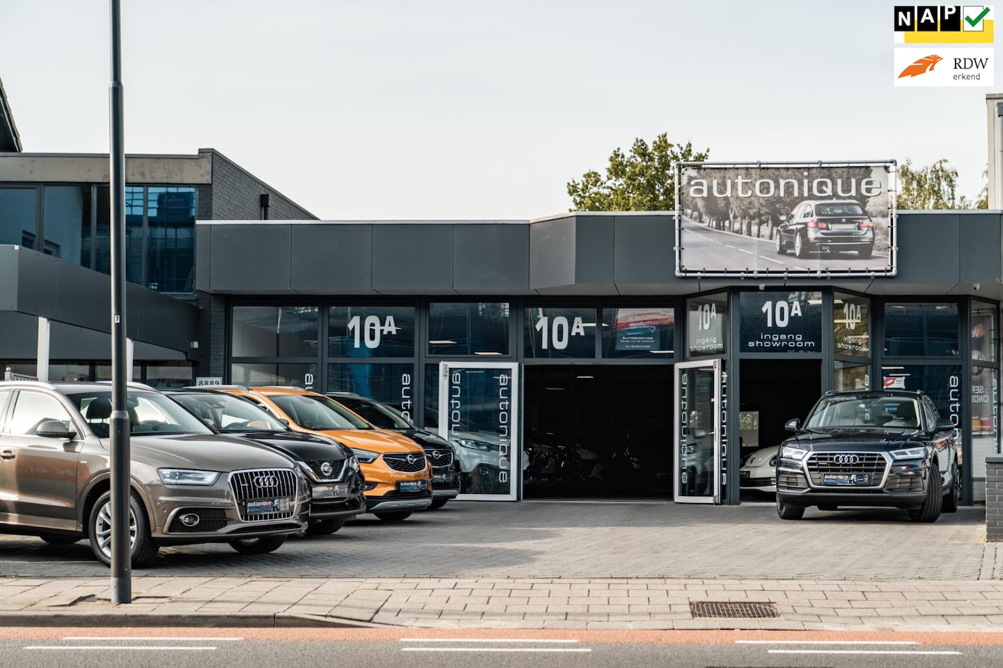 BMW 1-serie - 114i 1.6 M-sportstoelen/M 18inch/M-stuur - AutoWereld.nl