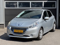 Peugeot 208 - 1.2 VTi Envy Trekhaak, Navi, Cruise, Climate Control, PDC, NAP
