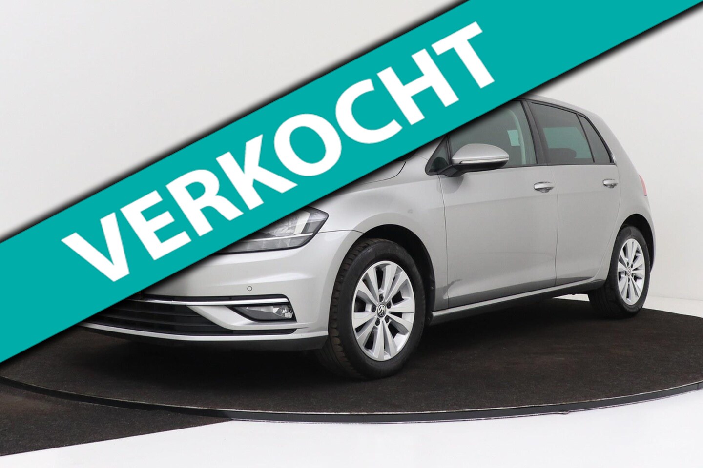 Volkswagen Golf - 1.0 TSI Comfortline | Org NL | CarPlay | Adap. Cruise | Climate Control | Navigatie | - AutoWereld.nl