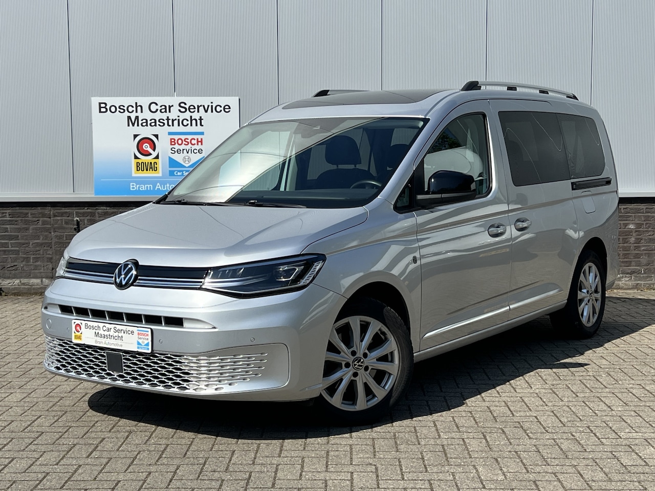 Volkswagen Caddy Maxi - 1.5 TSI 7p | 7-zits | Automaat | Pano | Camera | PDC | Interesse, Proefrit? Bel of app met - AutoWereld.nl