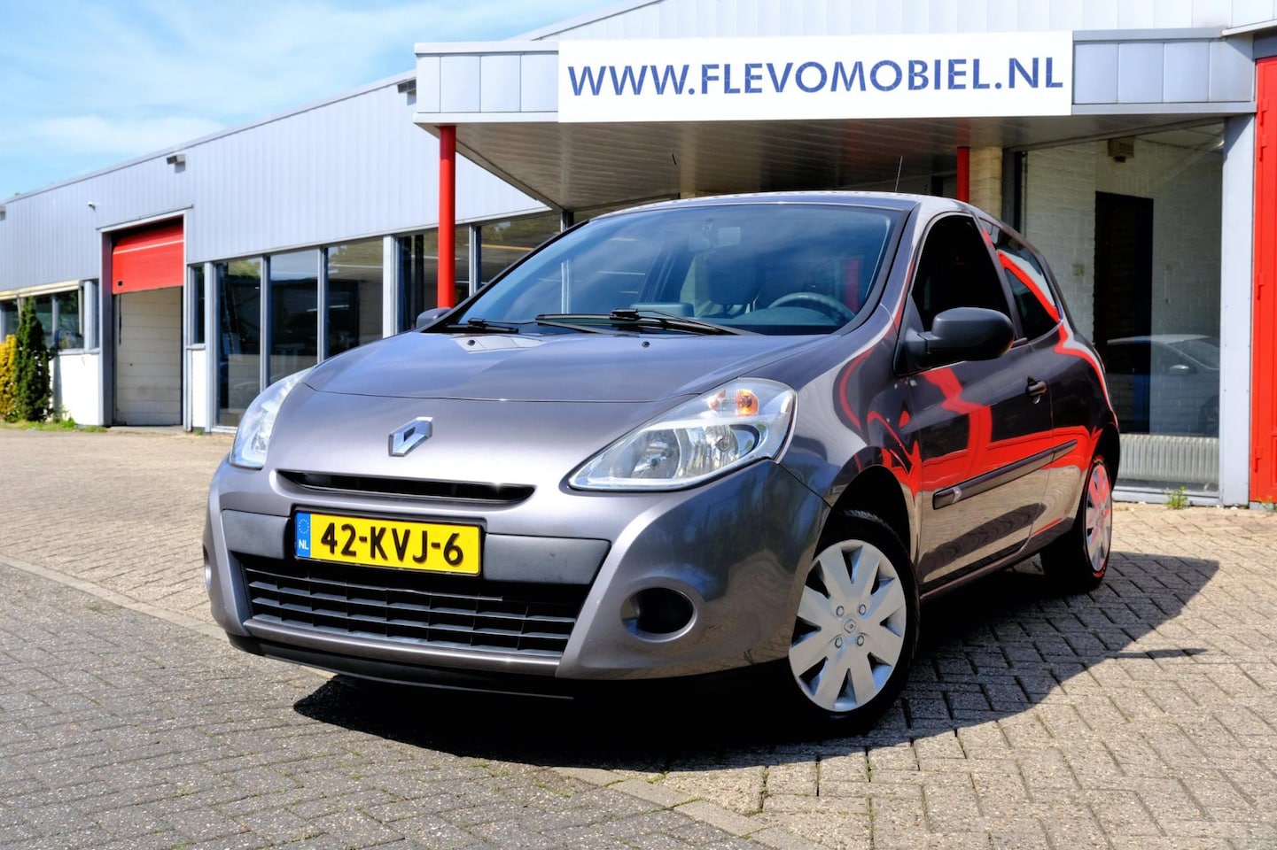 Renault Clio - 1.2 Special Line Navi|Airco - AutoWereld.nl
