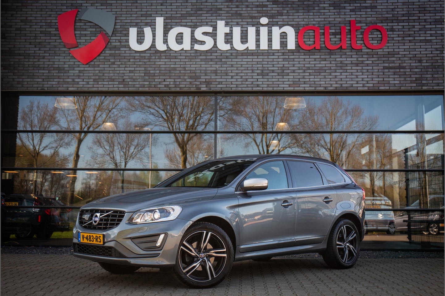 Volvo XC60 - 2.0 D4 R-design 190PK Grijs kenteken , Adap. cruise, Standkachel, Achteruitrijcamera, - AutoWereld.nl