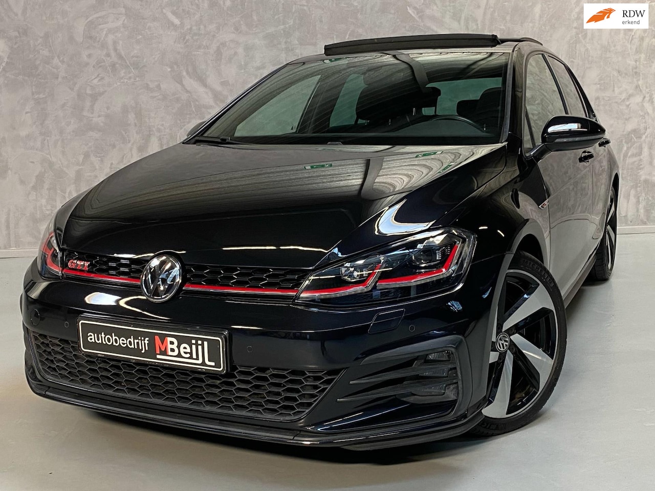 Volkswagen Golf - 2.0 TSI GTI Performance /Pano /Led /Stoelverwarming - AutoWereld.nl