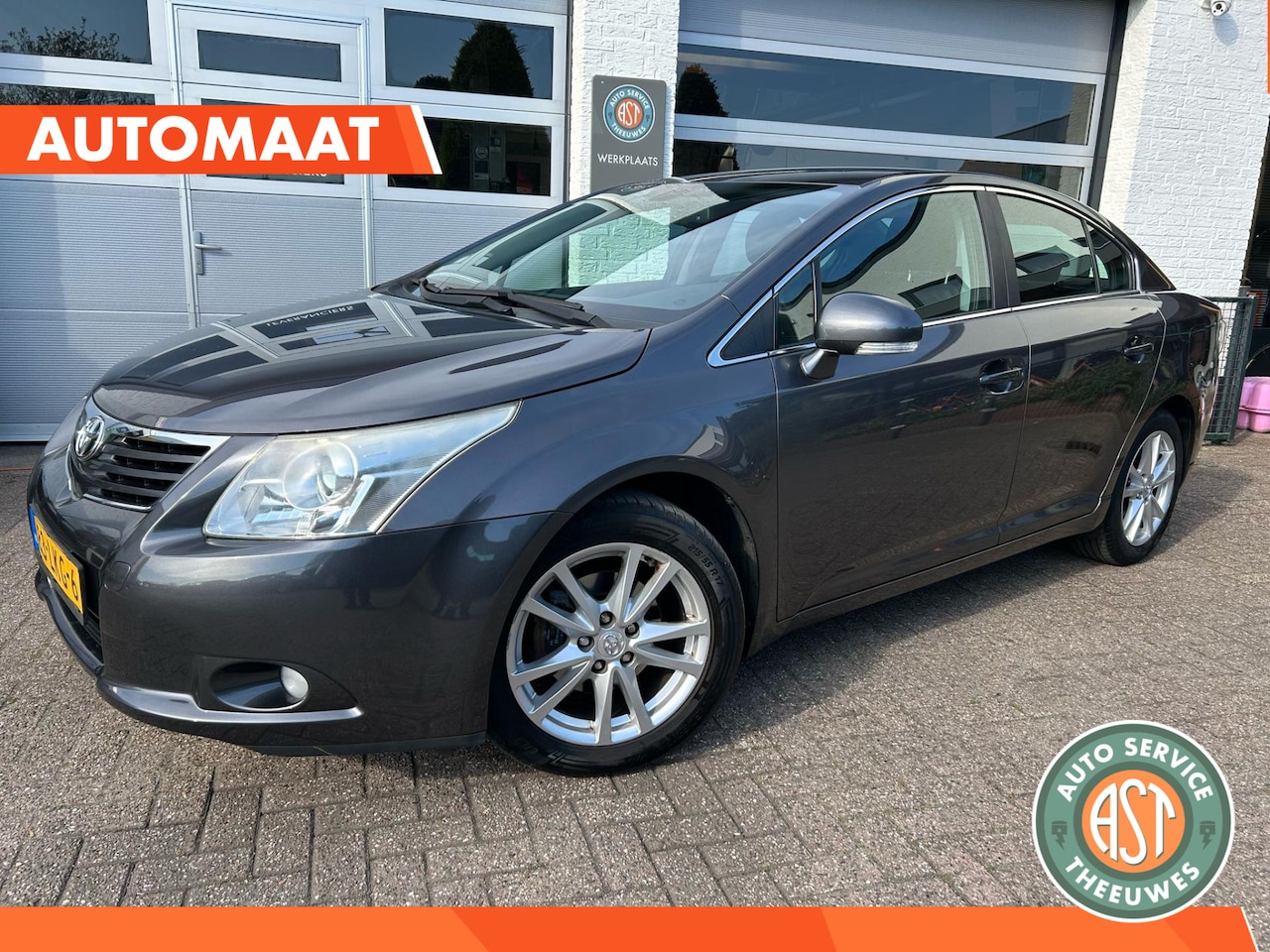 Toyota Avensis - 2.0 VVTi Business AUTOMAAT|NAVI|CAMERA|CRUISE - AutoWereld.nl