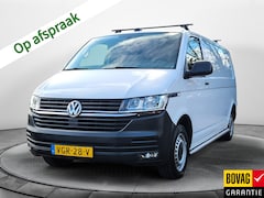 Volkswagen Transporter - 2.0 TDI L2H1 28 (90 PK) 1e-Eig. & Dealer-Onderh. BOVAG-Garantie. NL-Auto. 3-Zits, Trekhaak