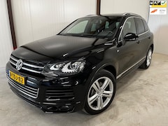 Volkswagen Touareg - 3.0 TDI R-line LED/LEDER/MEMORY/NAP/LUCHT/PANO/20"/DYNAUDIO/DEALER/TOPSTAAT