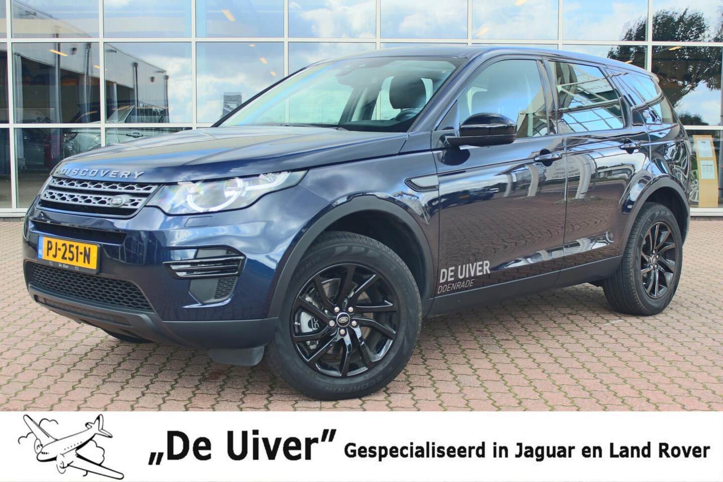 Land Rover Discovery Sport - 2.0 eD4 E-Capability 150pk 2WD 5p. Pure LAND ROVER Discovery Sport 2.0 eD4 E-Capability 15 - AutoWereld.nl