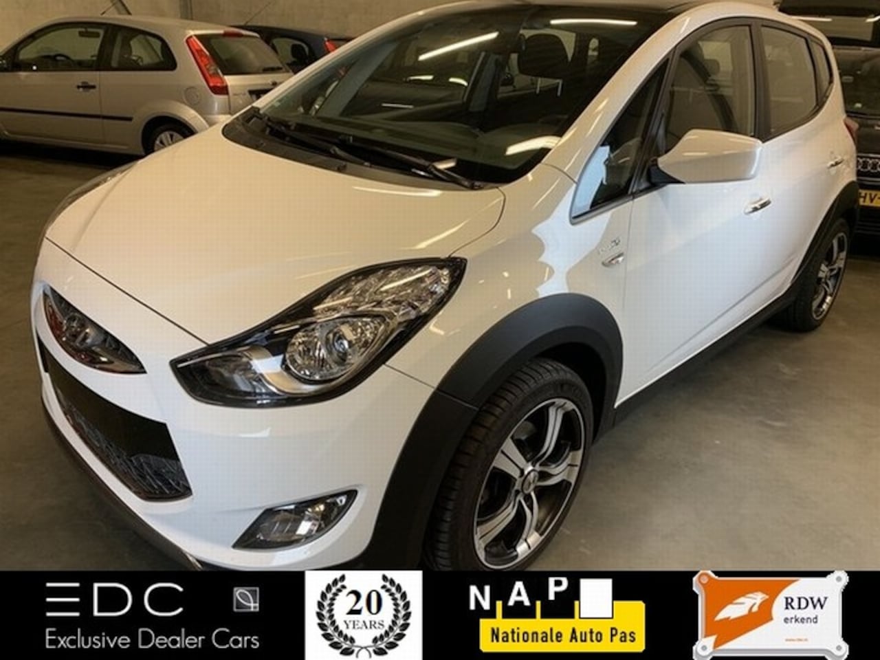 Hyundai ix20 - 1.4i Crossline X | Zeldzame uitvoering | Panoramadak | PDC | 2016 Etc. - AutoWereld.nl
