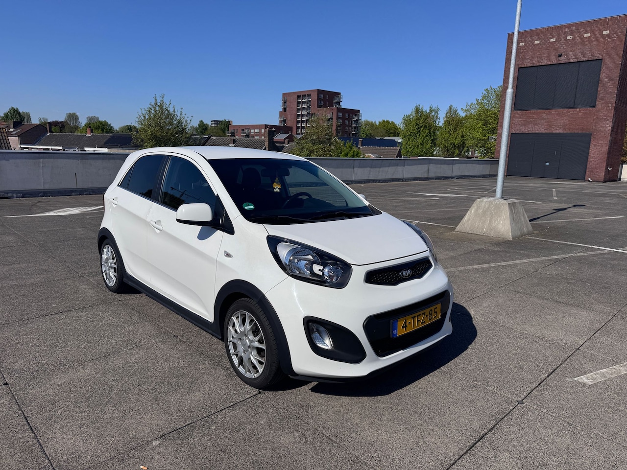 Kia Picanto - 1.2 CVVT ISG R-Cross 5 deurs, airco - AutoWereld.nl