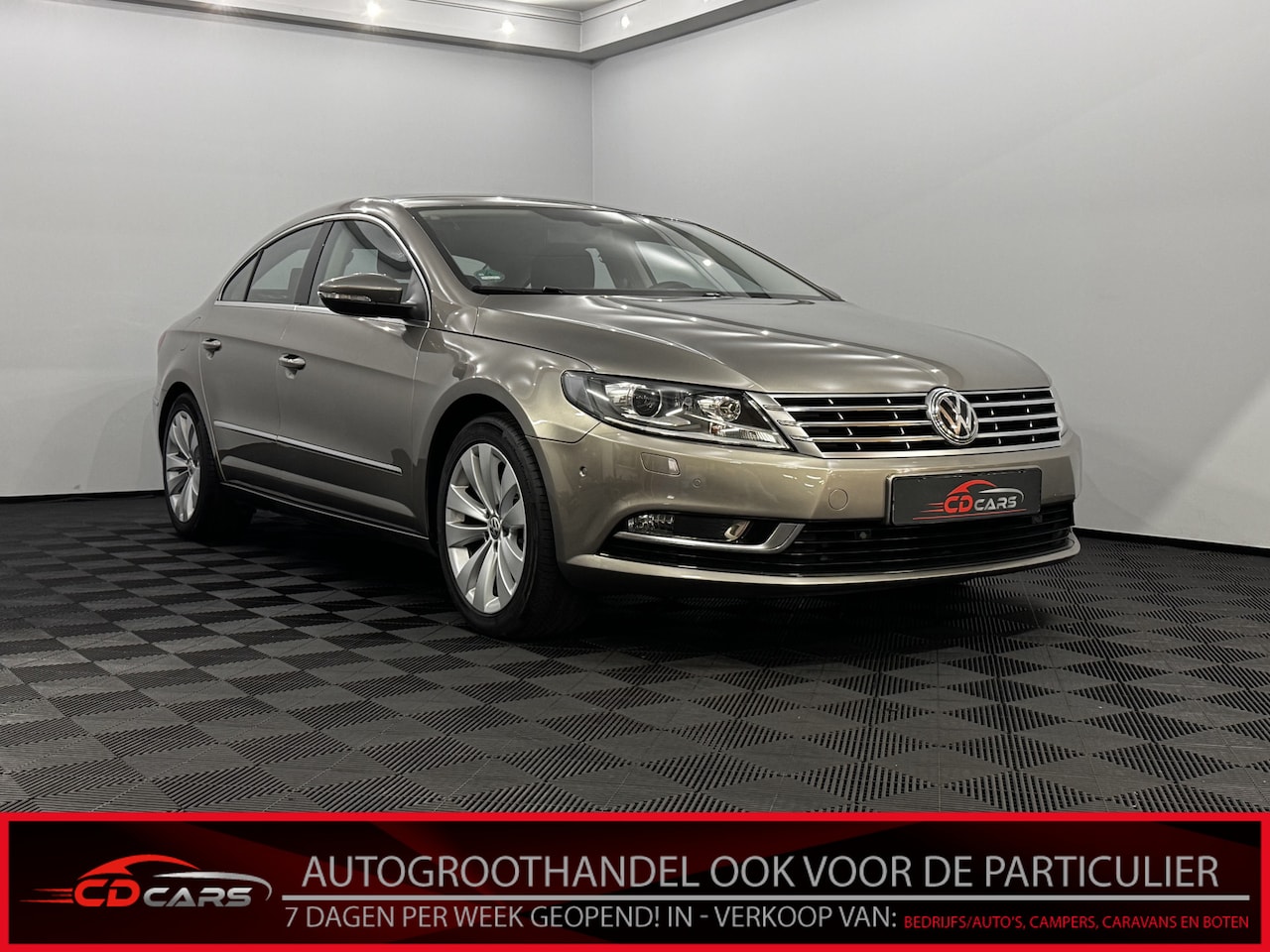 Volkswagen CC - 1.8 TSI Clima, Camera, Navi, Cruise control, Lichtmetalen velgen, Elektrische stoelen - AutoWereld.nl