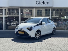 Toyota Aygo - 1.0 VVT-i X-Joy | Apple CarPlay/Android Auto, Lichtmetalen velgen, Parkeercamera, Stuurbed