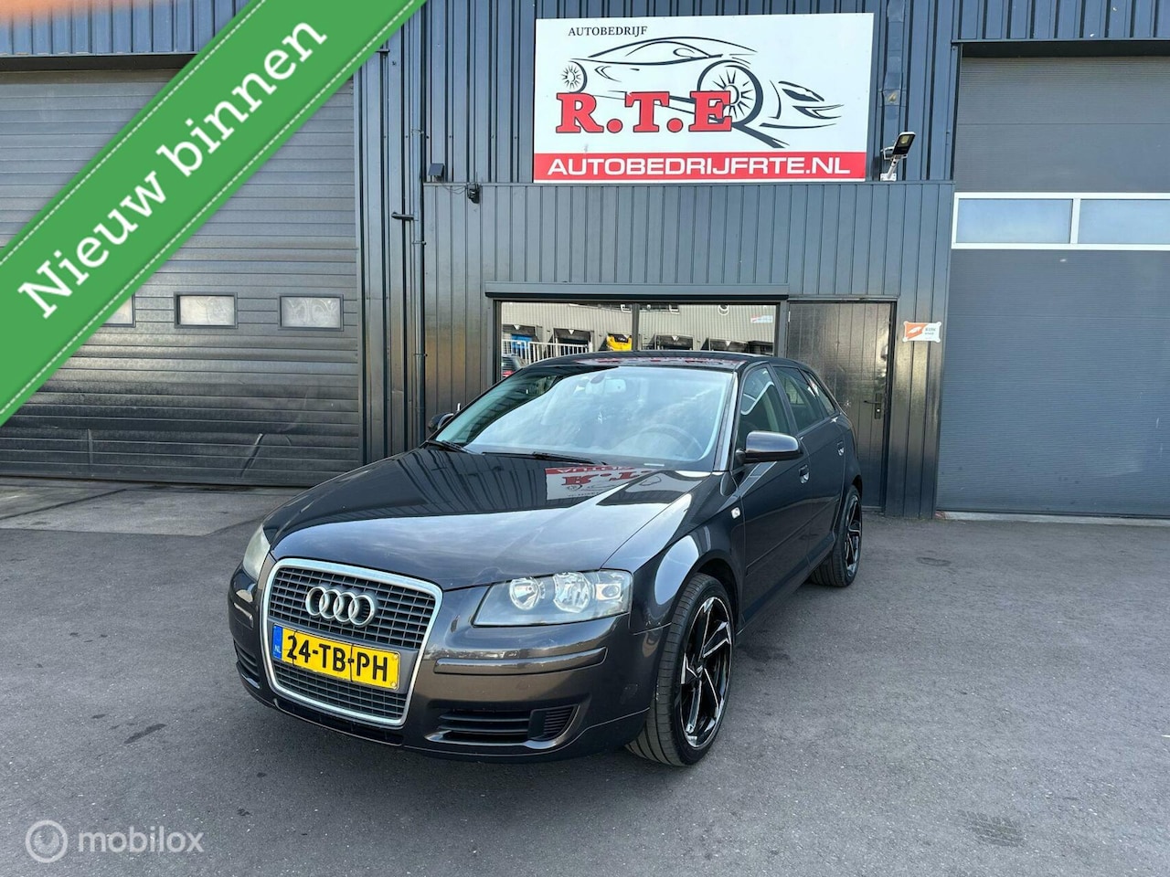 Audi A3 Sportback - 2.0 FSI Attraction voljaar apk - AutoWereld.nl