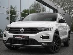 Volkswagen T-Roc - 1.5TSI Sport Business R Zetels Camera 19-Inch HiFi Led DAB ACC Priveglas