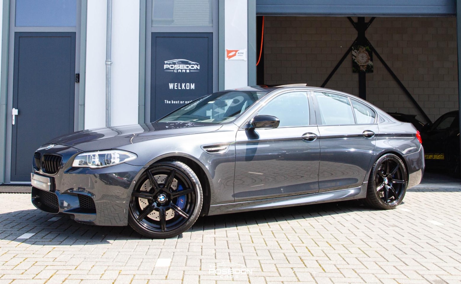 BMW M5 - 5-serie Competition Package SCHUIFDAK | B&O | ALCANTARA | STOELVENTILATIE | HEAD-UP | SOFT - AutoWereld.nl
