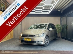 Volkswagen Touran - 1.5 TSI Highline 7p|Led|Camera|ACC|Navi|