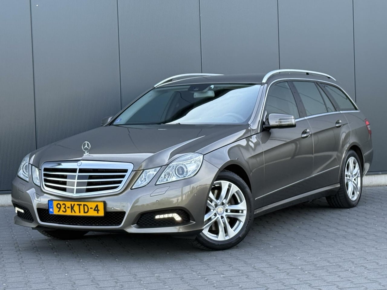 Mercedes-Benz E-klasse Estate - 350 CGI Avantgarde Adaptive - 3e Eigenaar - Luchtvering - AutoWereld.nl