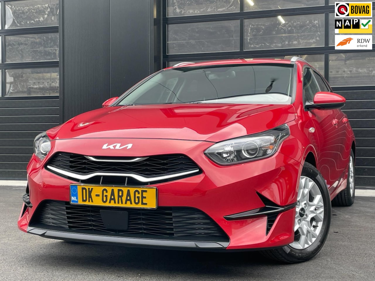 Kia Cee'd Sportswagon - Ceed 1.0 T-GDi DynamicLine|CARPLAY|STOEL-STUURVERWARMING|CAMERA|CLIMA|CRUISE|LANE-ASSIST - AutoWereld.nl