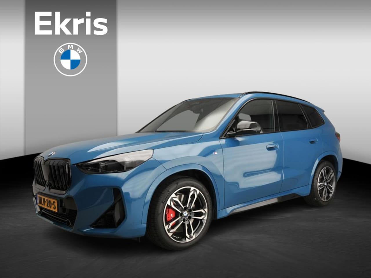 BMW X1 - xDrive23i | M-Sportpakket | LED | HUD | Schuifdak | Trekhaak | Active cruise | DAB | Alu 1 - AutoWereld.nl