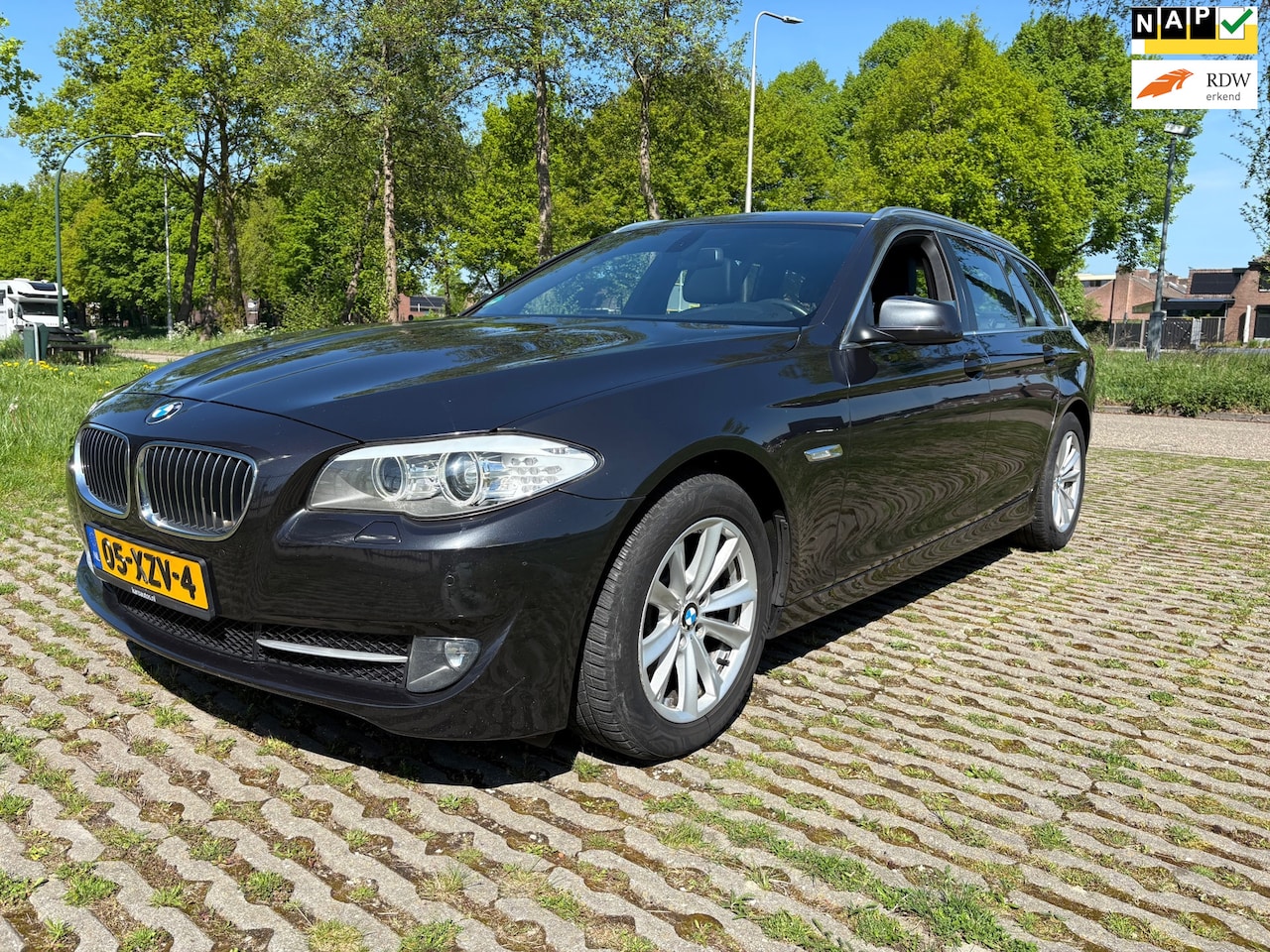BMW 5-serie Touring - 520i High Executive / full option! / panoramadak / leder / automaat - AutoWereld.nl