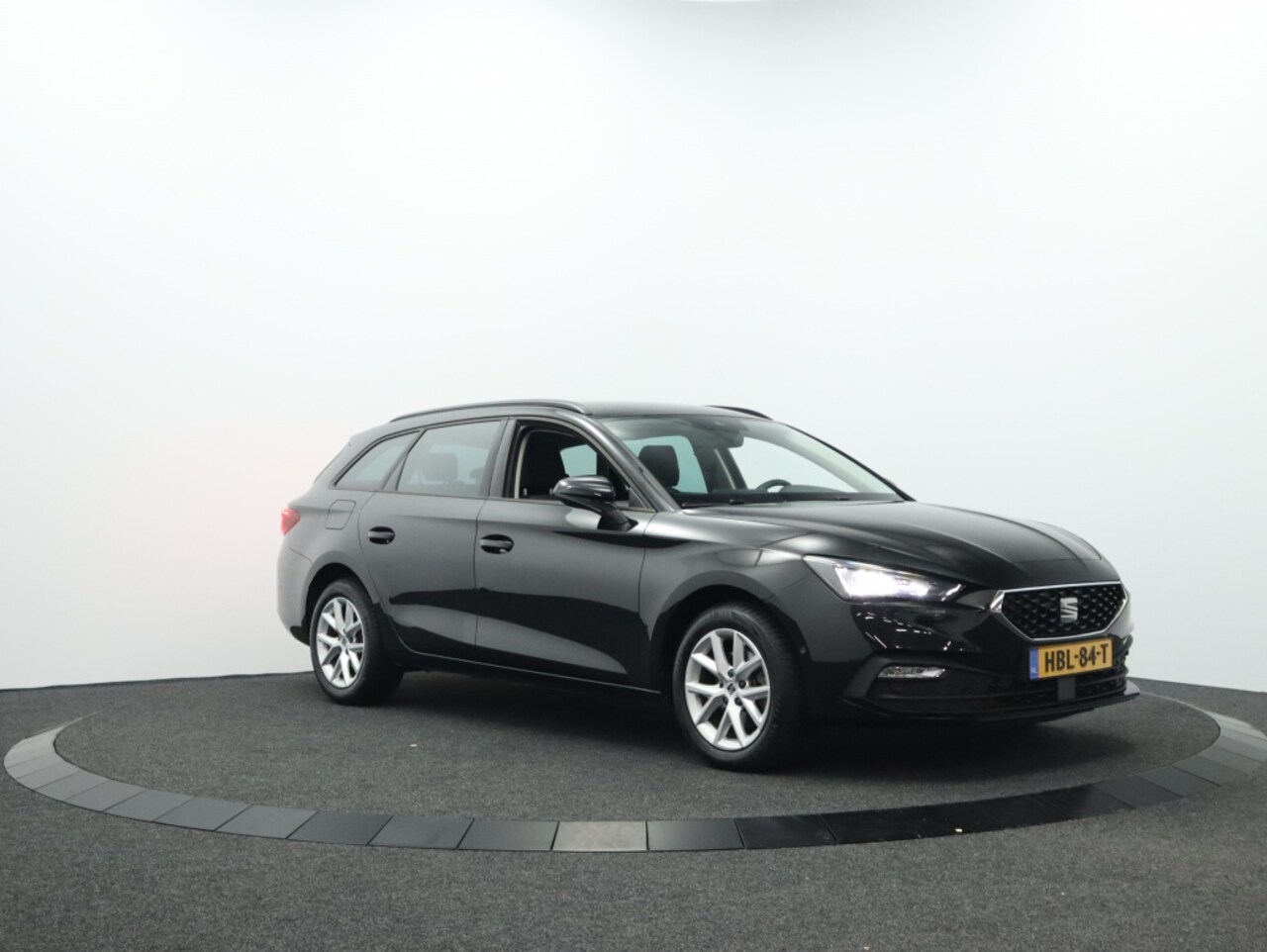Seat Leon Sportstourer - 1.0 eTSI Style Business Intense DSG 110PK | - AutoWereld.nl