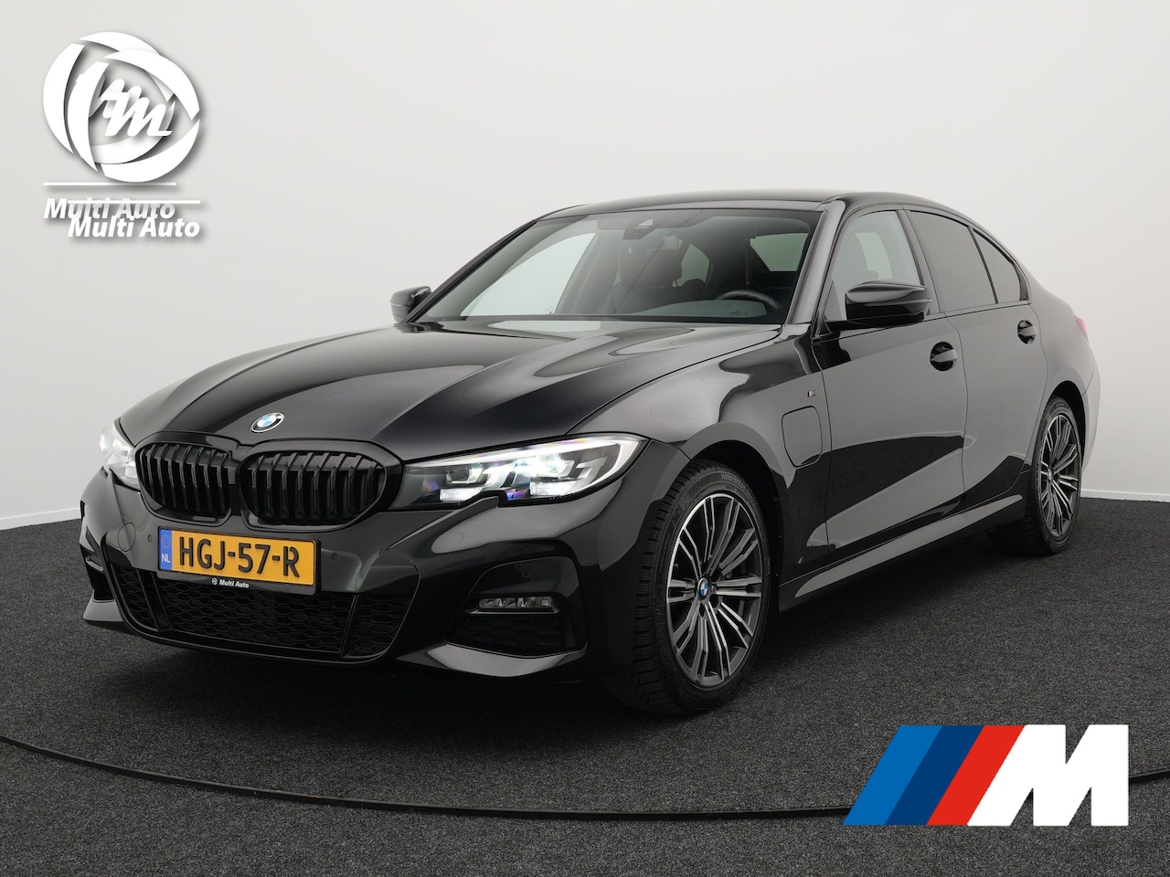 BMW 3-serie - 330e M Sport Plug In Hybrid Dealer O.H PHEV | Lederen Sportstoelen Verwarmd | Apple Carpla - AutoWereld.nl