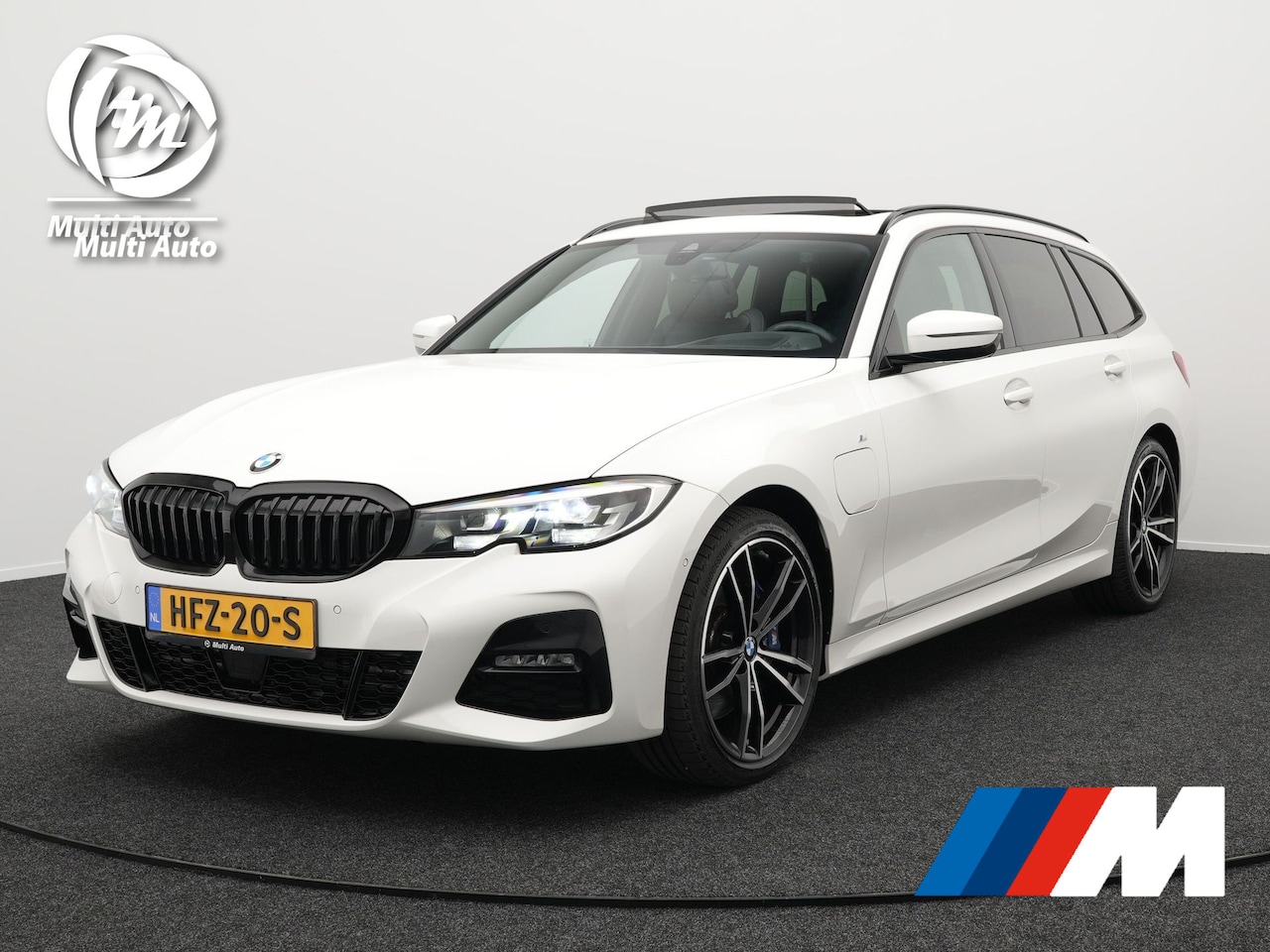 BMW 3-serie Touring - 330e M Sport Plug In Hybrid 293pk PHEV | Panodak | Adaptive Cruise | Trekhaak af Fabriek | - AutoWereld.nl