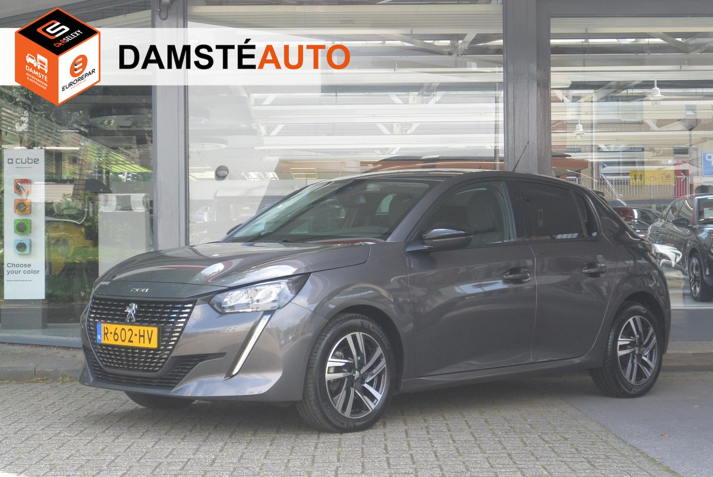 Peugeot 208 - PureTech 100pk Allure Pack │ Connect 3D Navigatie │ Achteruitrijcamera - AutoWereld.nl
