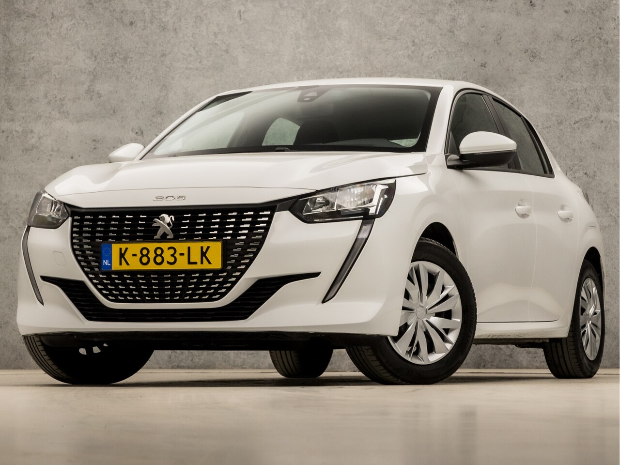 Peugeot 208 - 1.2 PureTech Sport (APPLE CARPLAY, GROOT NAVI, LED KOPLAMPEN, SPORTSTOELEN, LANE ASSIST, C - AutoWereld.nl