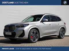 BMW iX1 - eDrive20 M Sport / Panoramadak / Trekhaak / Sportstoelen / Adaptieve LED / M Adaptief onde