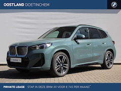 BMW iX1 - eDrive20 M Sport / Panoramadak / Trekhaak / Sportstoelen / M Adaptief onderstel / Comfort