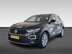 Volkswagen T-Roc - 1.5 TSI 150pk T-Roc Sport / Schuifdak / Camera / Navigatie / Apple Carplay-Android Auto