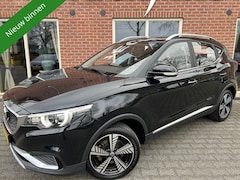 MG ZS - EV Luxury 45 kWh PANODAK / LEER / STOELVERW. / CAMERA / CARPLAY / ANDROID / LED
