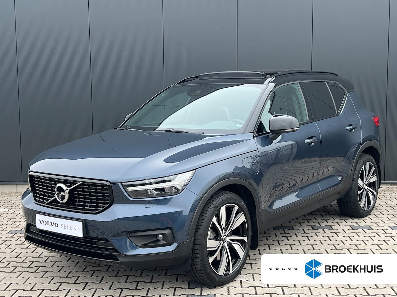 Volvo XC40 - Volvo T5 Recharge R-Design | Panoramadak | 20 Inch | 360 Camera | Elektrische Voorstoelen - AutoWereld.nl