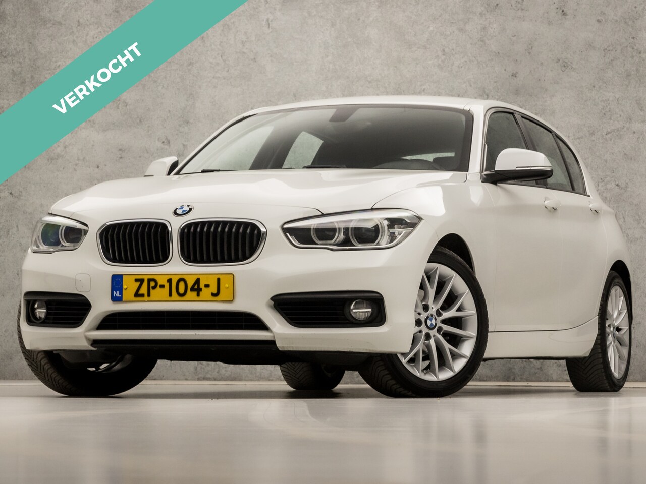 BMW 1-serie - 118d High Executive 150Pk Automaat (NAVIGATIE, DIGITAL COCKPIT, STOELVERWARMING, LEDEREN S - AutoWereld.nl