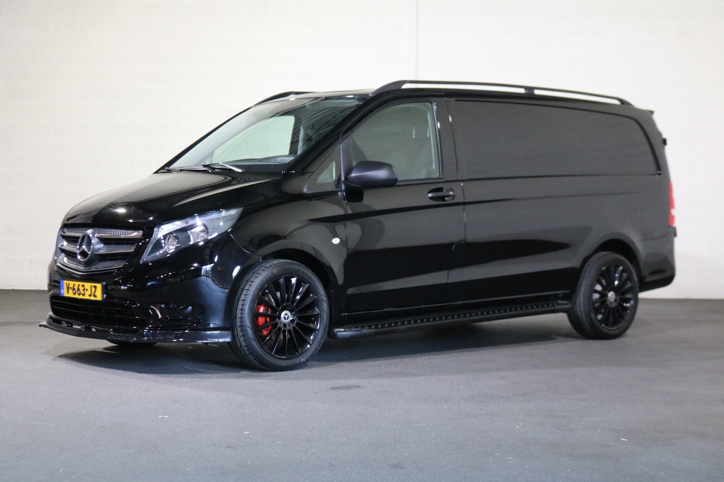 Mercedes-Benz Vito - 109 CDI Airco Black Edition - AutoWereld.nl