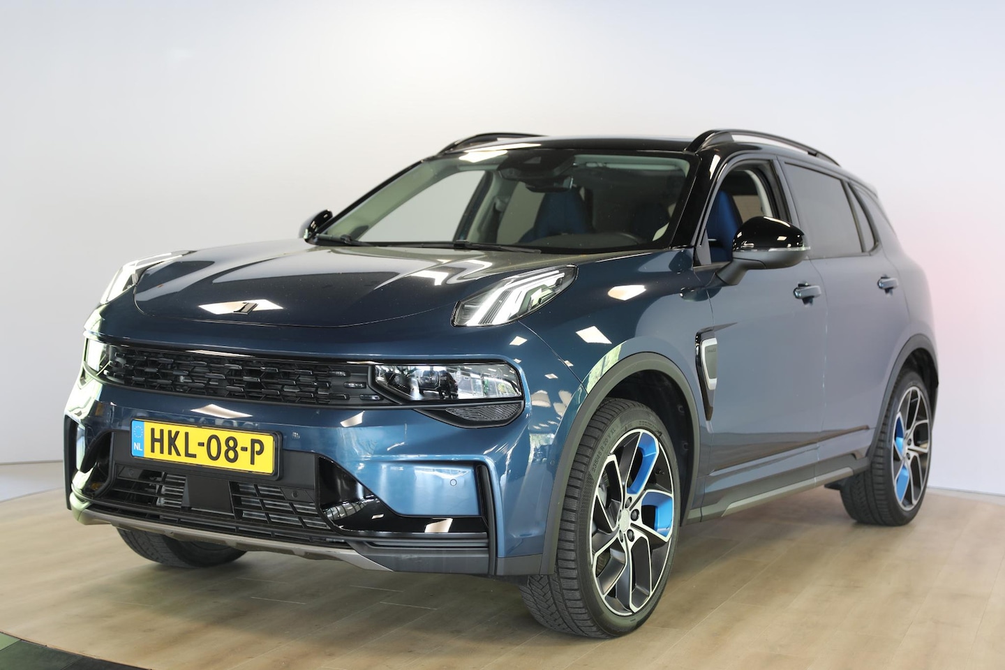 Lynk & Co 01 - 1.5 | Schuif-kantel dak | Navi | Carplay - AutoWereld.nl