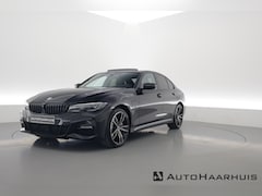 BMW 3-serie - 330e xDrive M Sport | HUD | Schuif-/kanteldak | Camera | Keyless | 19'' | Dodehoekdet