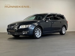 Volvo V70 - 2.0 T4 Polar+ Open dak | Trekhaak | Stoel koeling/Verwarming | Navigatie | PDC