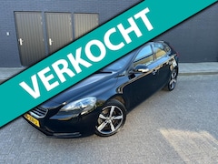 Volvo V40 - 1.6 T2 Summum Xenon Navi PDC Trekhaak 17"
