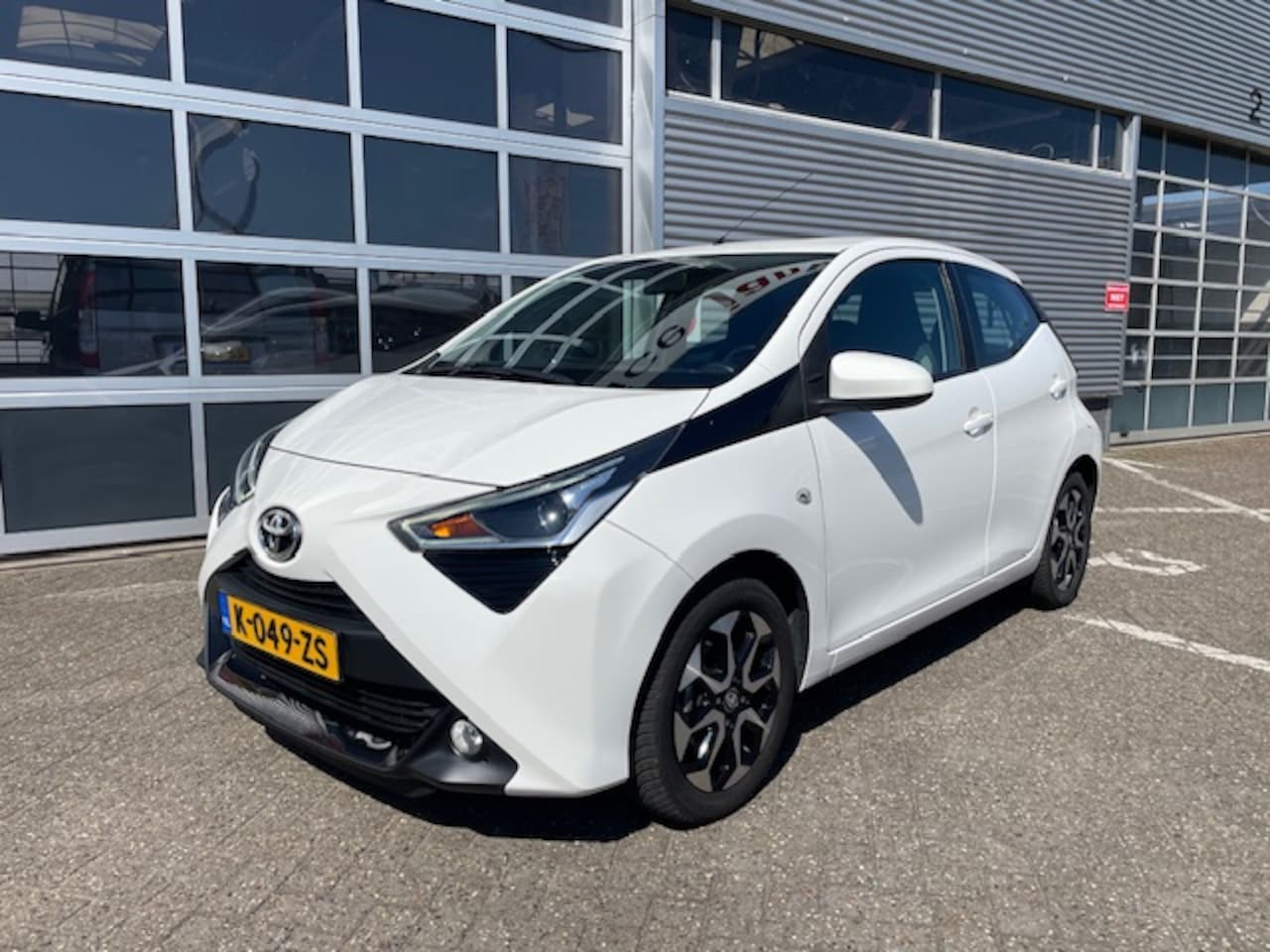 Toyota Aygo - 1.0 VVT-i X-play 5-drs Airco/Cruise/Camera/ All-in prijs! - AutoWereld.nl